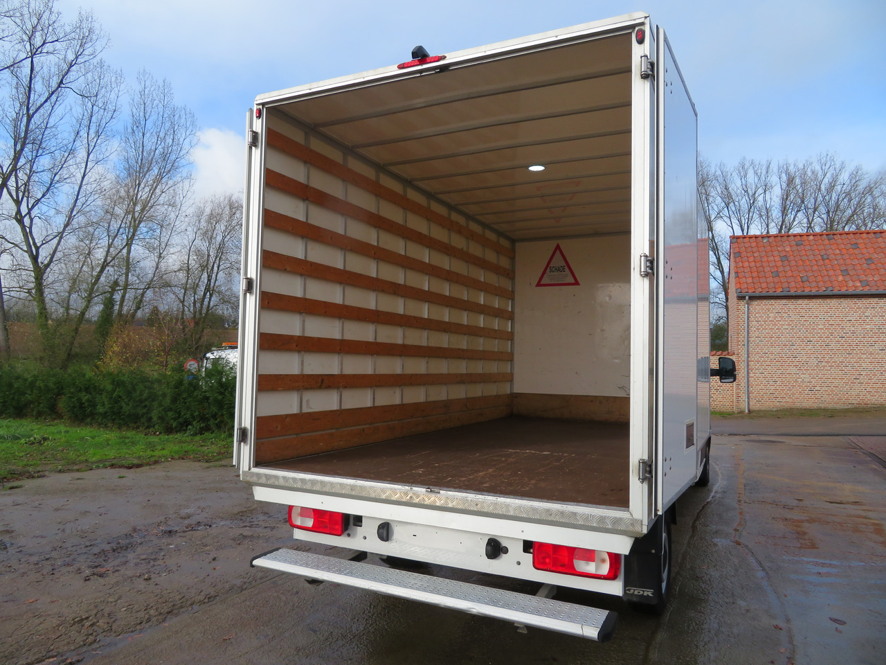 Closed box van Volkswagen Crafter 2.0 CR TDi Bakwagen L4: picture 9 Closed box van Volkswagen Crafter 2.0 CR TDi Bakwagen L4: picture 9