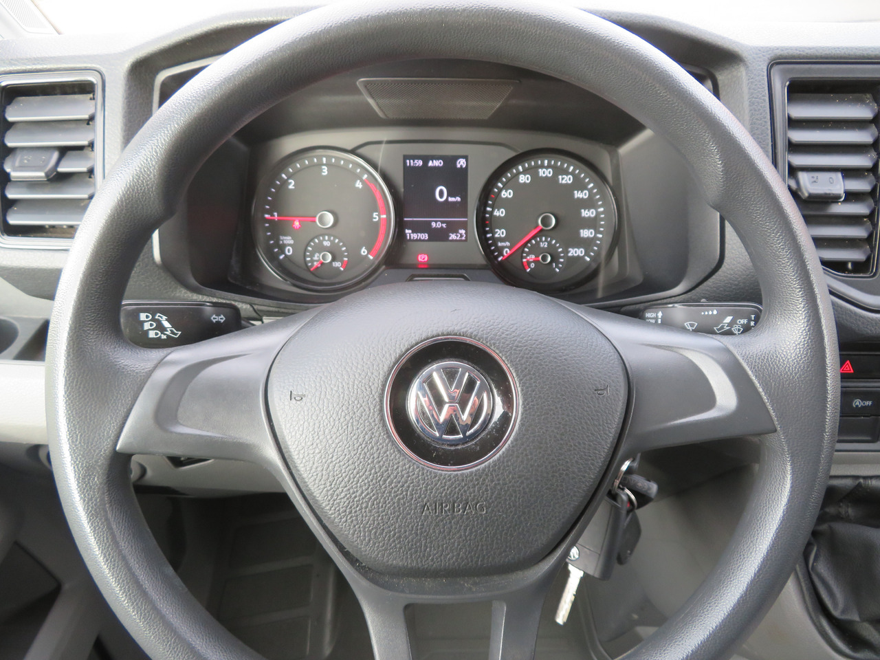 Closed box van Volkswagen Crafter 2.0 CR TDi Bakwagen L4: picture 15 Closed box van Volkswagen Crafter 2.0 CR TDi Bakwagen L4: picture 15