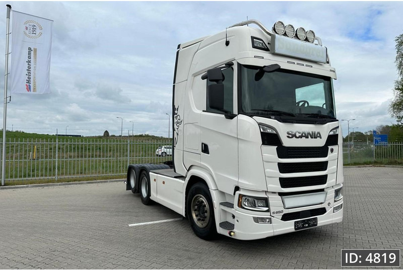 Scania S650 Topline, Euro 6, 6x2 / Retarder / Standklima / PTO / Leather / Sliding 5th wheel, Intarder - Tractor truck: picture 2 Scania S650 Topline, Euro 6, 6x2 / Retarder / Standklima / PTO / Leather / Sliding 5th wheel, Intarder - Tractor truck: picture 2