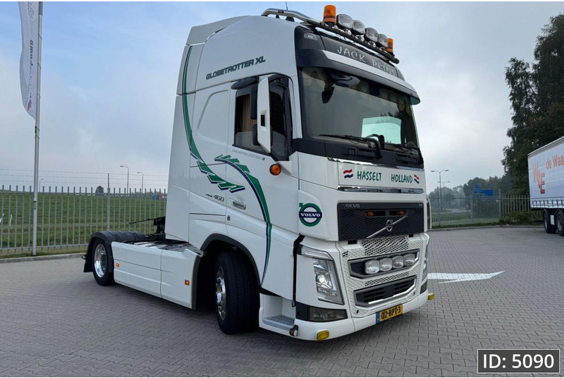 Volvo FH 460 Globetrotter XL, Euro 6, / Like new! / Special interior / Standklima / 2 Tanks - Tractor truck: picture 4 Volvo FH 460 Globetrotter XL, Euro 6, / Like new! / Special interior / Standklima / 2 Tanks - Tractor truck: picture 4