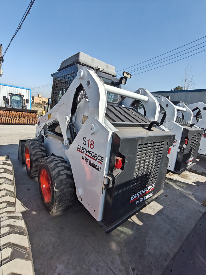 BOBCAT S18 Skid Steer Loader Click for Disconunt - Skid steer loader: picture 4 BOBCAT S18 Skid Steer Loader Click for Disconunt - Skid steer loader: picture 4