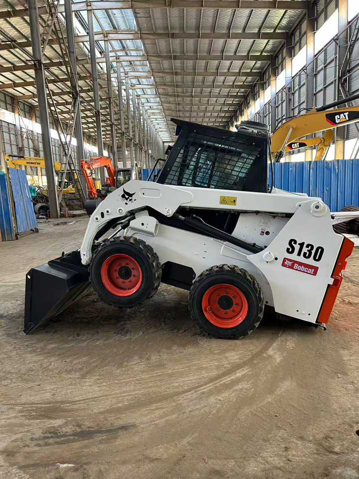 BOBCAT Skid Steer Loader S130 - Skid steer loader: picture 5 BOBCAT Skid Steer Loader S130 - Skid steer loader: picture 5