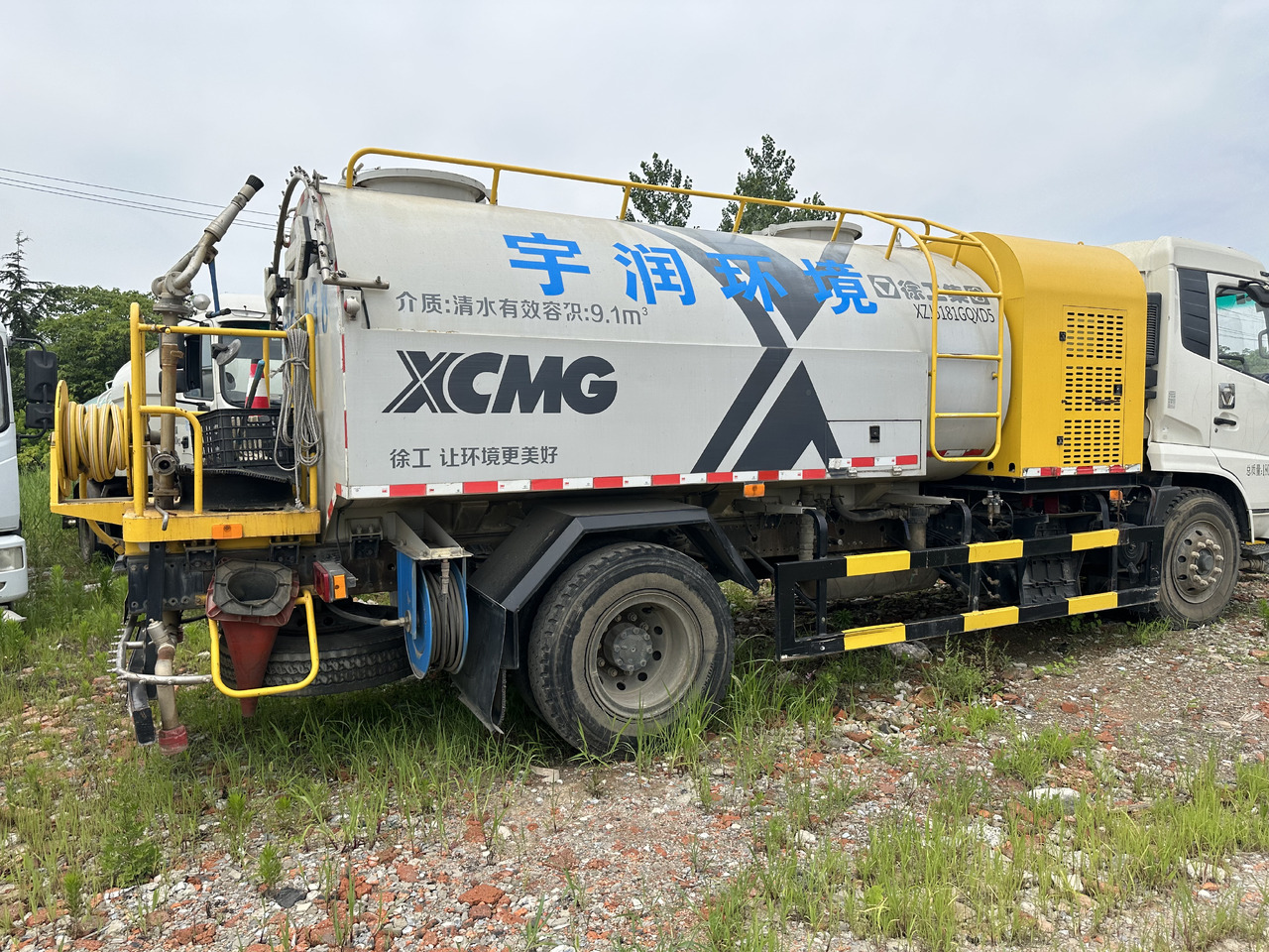 Dongfeng - Vacuum truck: picture 3 Dongfeng - Vacuum truck: picture 3