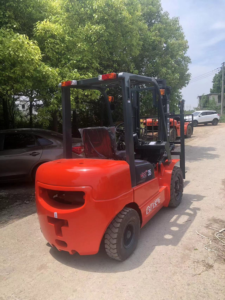 HELI 3.5ton Forklift Click here for Discount - Diesel forklift: picture 1 HELI 3.5ton Forklift Click here for Discount - Diesel forklift: picture 1
