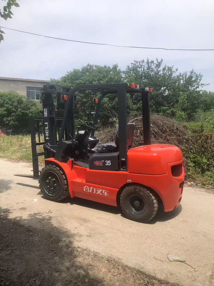 HELI 3.5ton Forklift Click here for Discount - Diesel forklift: picture 3 HELI 3.5ton Forklift Click here for Discount - Diesel forklift: picture 3