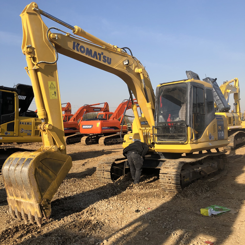 KOMATSU PC110-7 - Crawler excavator: picture 5 KOMATSU PC110-7 - Crawler excavator: picture 5