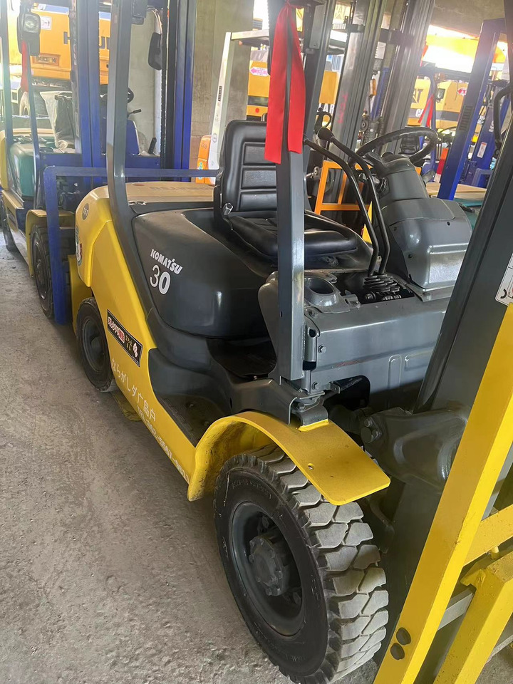 Komats FD30 Forklift Click for Discount - Diesel forklift: picture 1 Komats FD30 Forklift Click for Discount - Diesel forklift: picture 1