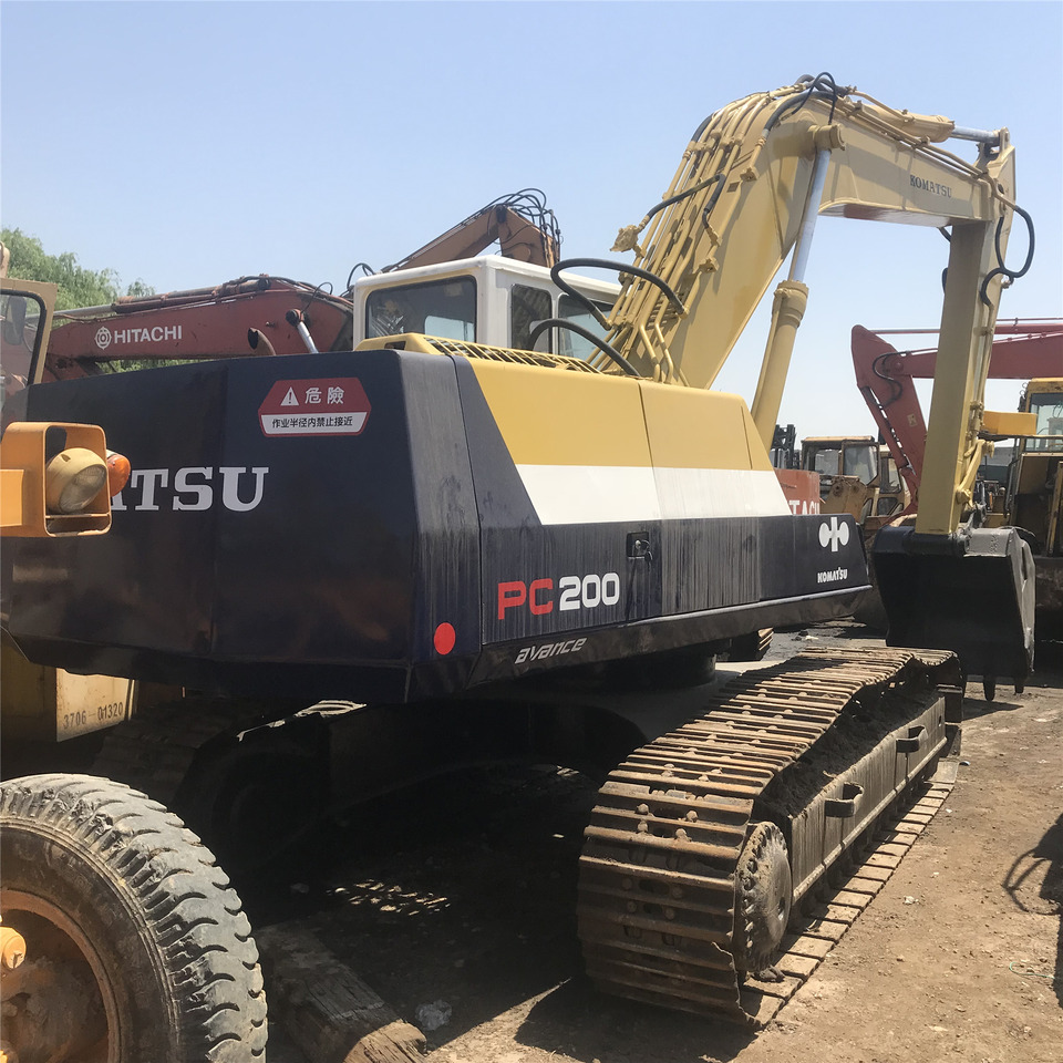 Komatsu Excavator PC200-5 - Excavator: picture 2 Komatsu Excavator PC200-5 - Excavator: picture 2