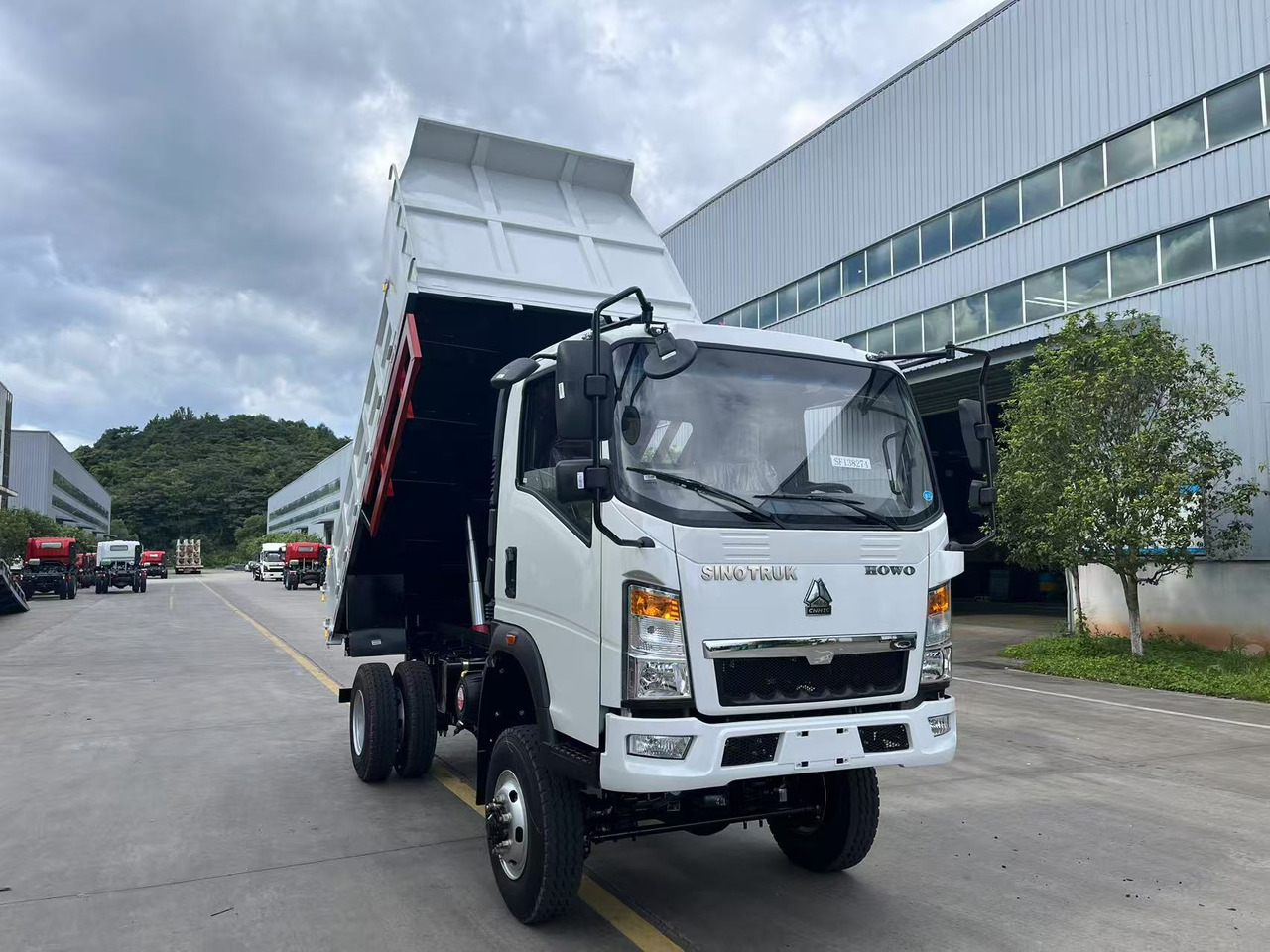 SINOTRUK HOWO 4x2 Dump Truck Click Here for Discount - Tipper: picture 2 SINOTRUK HOWO 4x2 Dump Truck Click Here for Discount - Tipper: picture 2