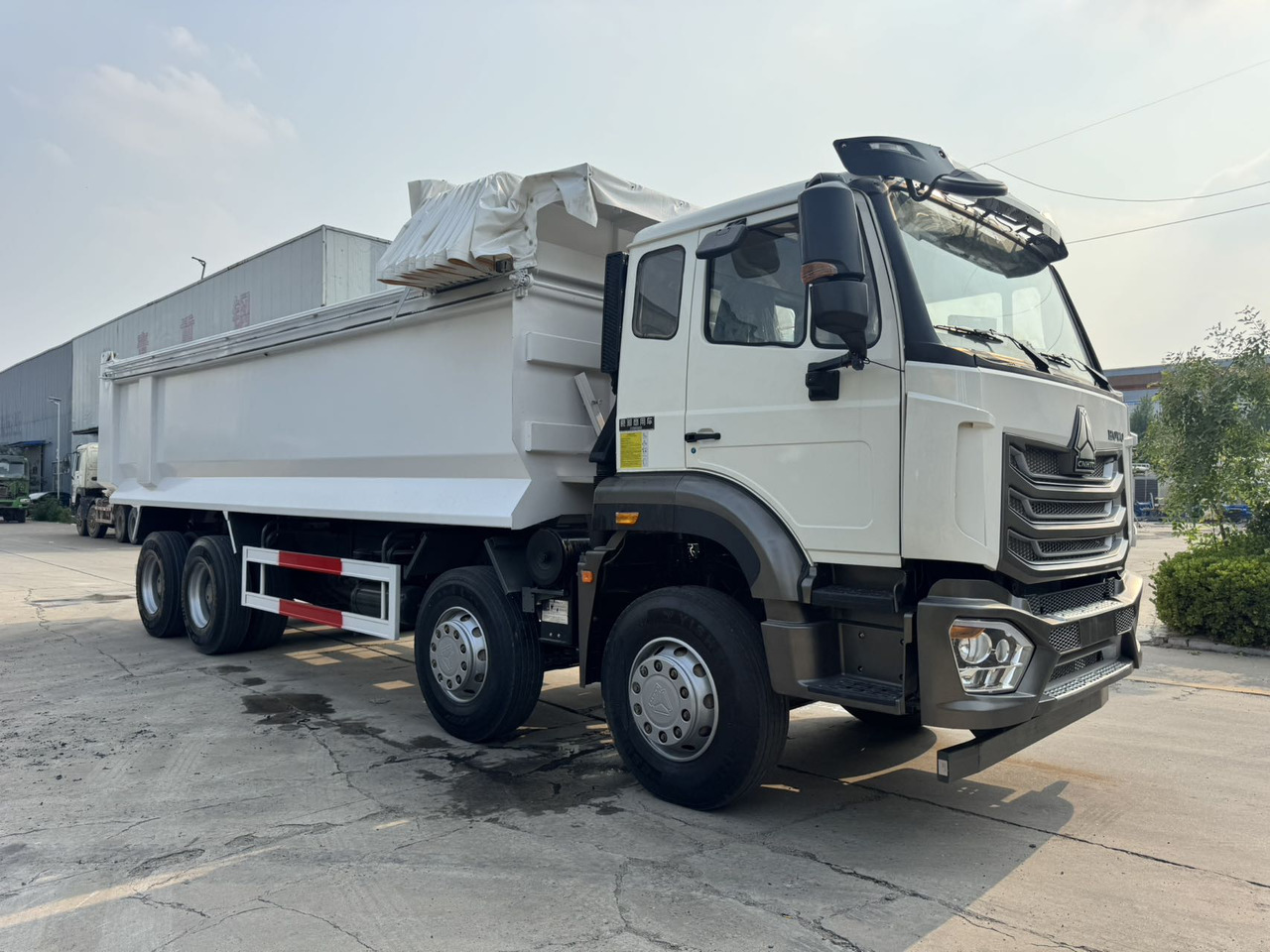 SINOTRUK HOWO Dump Truck 8x4 Click Here for Discount - Tipper: picture 2 SINOTRUK HOWO Dump Truck 8x4 Click Here for Discount - Tipper: picture 2