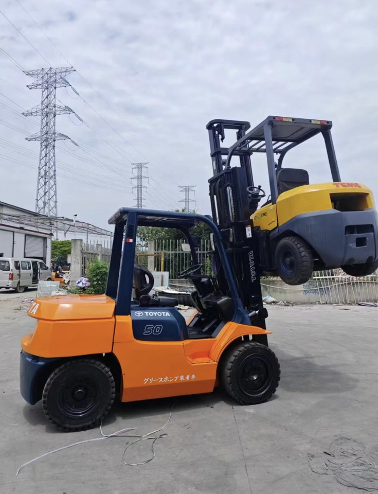 TOYOTA 5Ton Forklift Click Here for Discount - Diesel forklift: picture 1 TOYOTA 5Ton Forklift Click Here for Discount - Diesel forklift: picture 1