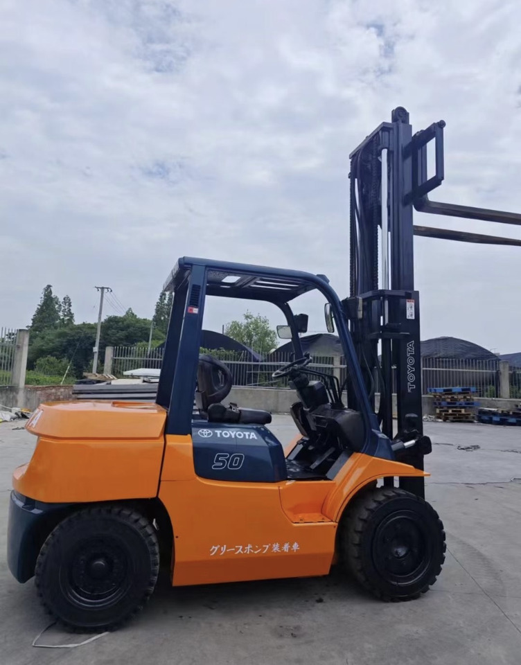TOYOTA 5Ton Forklift Click Here for Discount - Diesel forklift: picture 2 TOYOTA 5Ton Forklift Click Here for Discount - Diesel forklift: picture 2