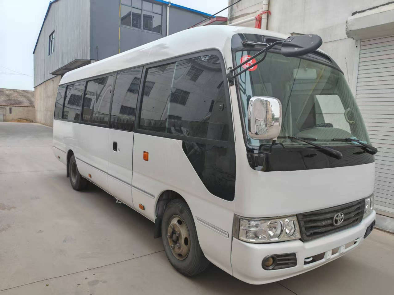 TOYOTA Mini Bus 27 Seats Low Km Click for Discount - Coach: picture 2 TOYOTA Mini Bus 27 Seats Low Km Click for Discount - Coach: picture 2