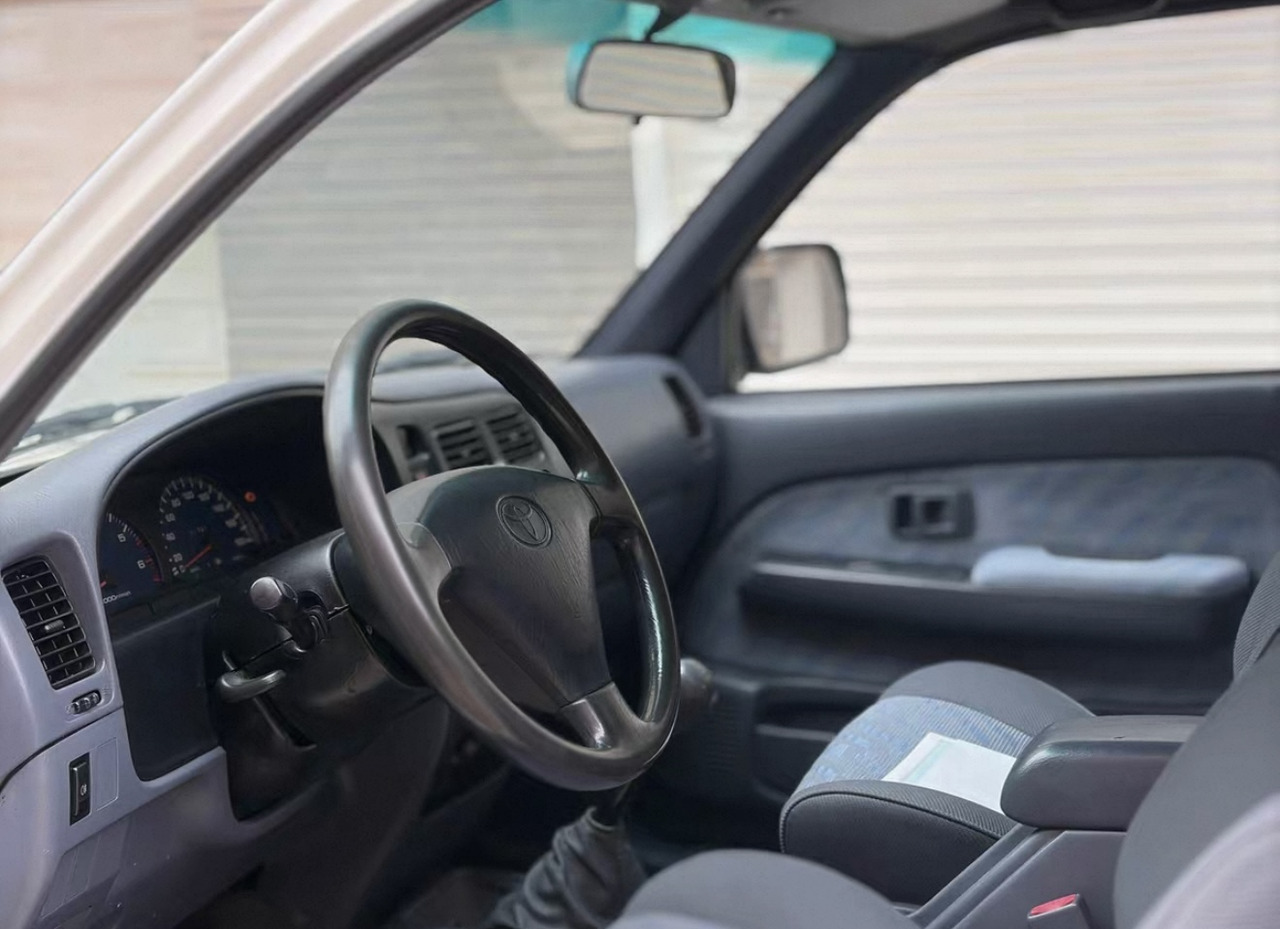 Tipper TOYOTA Toyota Hilux Truck Click for Discount: picture 6