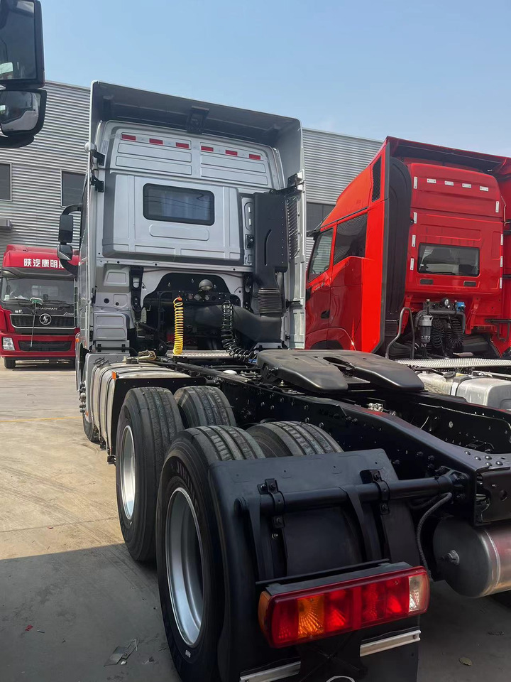 FOTON Auman Tractor Unit 6✖4 Automatic Good condition - Tractor truck: picture 5 FOTON Auman Tractor Unit 6✖4 Automatic Good condition - Tractor truck: picture 5