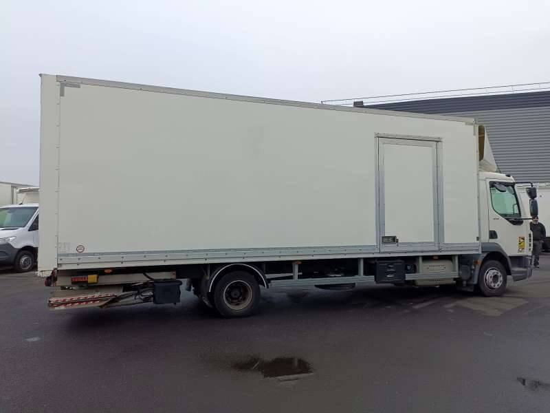 Camion Porteur 12 TONNES 210 CV HAYON PORTE RELEVANTE - Box truck: picture 5 Camion Porteur 12 TONNES 210 CV HAYON PORTE RELEVANTE - Box truck: picture 5