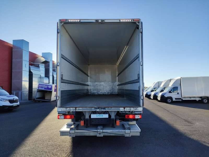 Camion Porteur 19 TONNES 280 CV HAYON 2 PORTES AR - Box truck: picture 4 Camion Porteur 19 TONNES 280 CV HAYON 2 PORTES AR - Box truck: picture 4