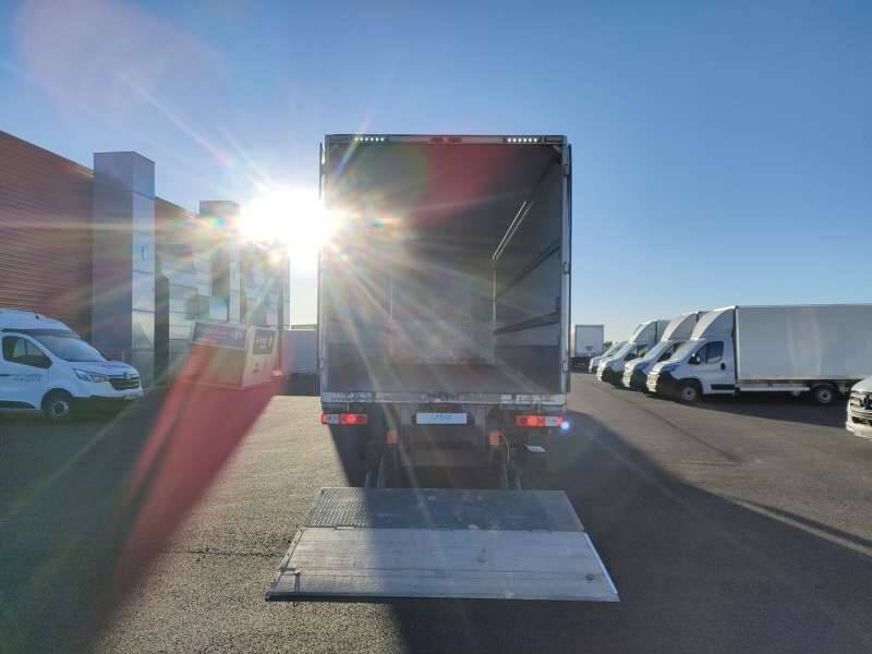 Camion Porteur 19 TONNES 280 CV HAYON 2 PORTES AR - Box truck: picture 5 Camion Porteur 19 TONNES 280 CV HAYON 2 PORTES AR - Box truck: picture 5