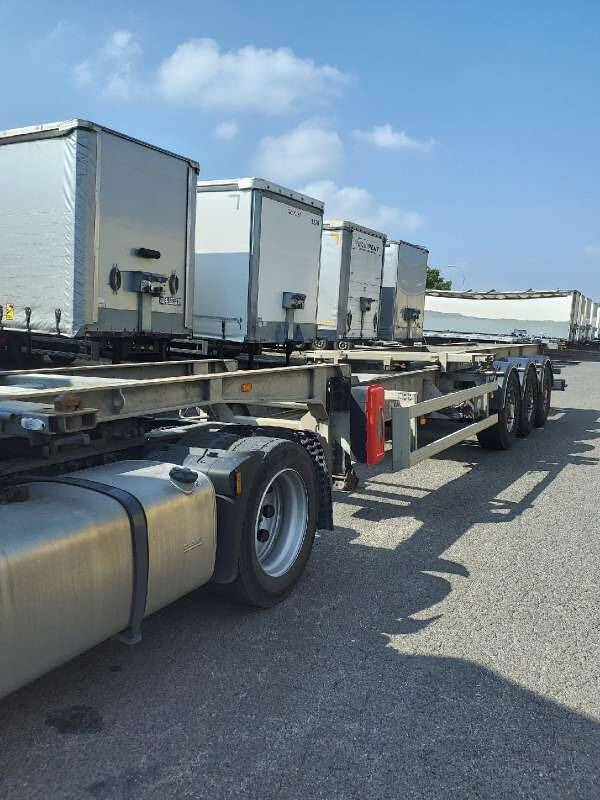 Semi-remorque 3 Essieux 38 TONNES CHARIOT COULISSANT 45 PIEDS - Container transporter/ Swap body semi-trailer: picture 1 Semi-remorque 3 Essieux 38 TONNES CHARIOT COULISSANT 45 PIEDS - Container transporter/ Swap body semi-trailer: picture 1