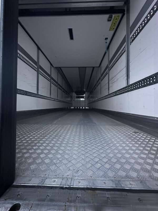 Semi-remorque 3 Essieux 38 TONNES HAYON CAISSE CHEREAU GROUPE CARRIER VECTOR 1950 MT DOUBLE PLANCHER - Refrigerator semi-trailer: picture 3 Semi-remorque 3 Essieux 38 TONNES HAYON CAISSE CHEREAU GROUPE CARRIER VECTOR 1950 MT DOUBLE PLANCHER - Refrigerator semi-trailer: picture 3