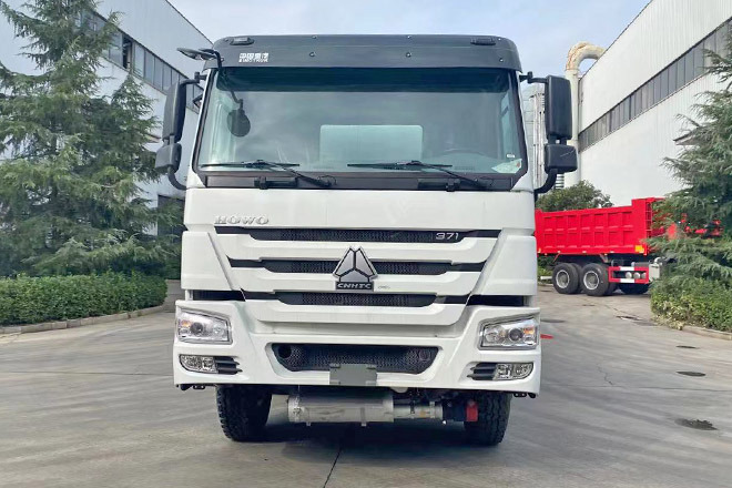 SINOTRUK Howo 371 Petrol Tank Truck Price for Sale in Saudi Arabia - Tanker truck: picture 3 SINOTRUK Howo 371 Petrol Tank Truck Price for Sale in Saudi Arabia - Tanker truck: picture 3