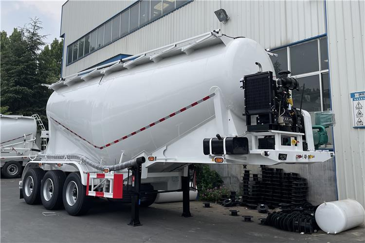 TITAN 3 Axle 30CBM Cement Tanker Trailer with Air Suspension In Saudi Arabia - Tanker semi-trailer: picture 1 TITAN 3 Axle 30CBM Cement Tanker Trailer with Air Suspension In Saudi Arabia - Tanker semi-trailer: picture 1
