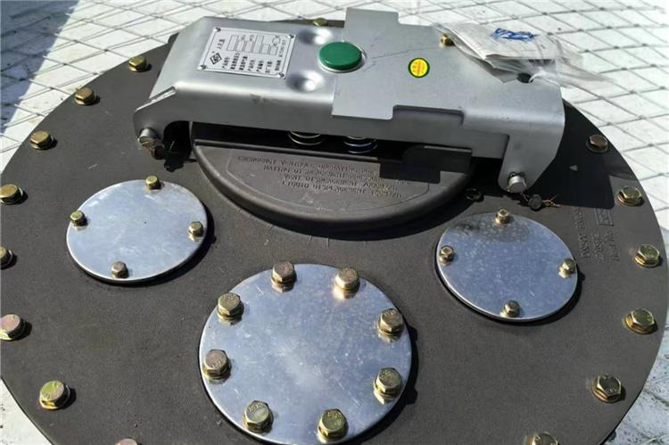 TITAN 4 Axle 50000 Liters Monoblock Tanker Trailer for Sale In Congo - Tanker semi-trailer: picture 4 TITAN 4 Axle 50000 Liters Monoblock Tanker Trailer for Sale In Congo - Tanker semi-trailer: picture 4