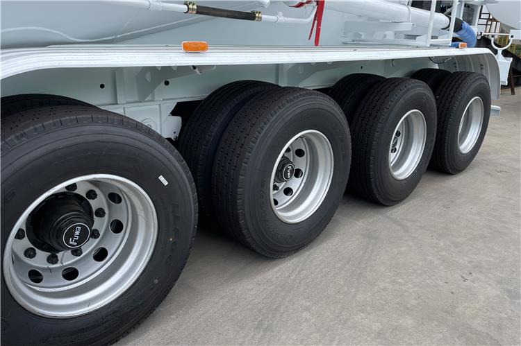 TITAN 4 Axle Bulker Cement Tanker Trailer for Sale In Zambia - Tanker semi-trailer: picture 5 TITAN 4 Axle Bulker Cement Tanker Trailer for Sale In Zambia - Tanker semi-trailer: picture 5