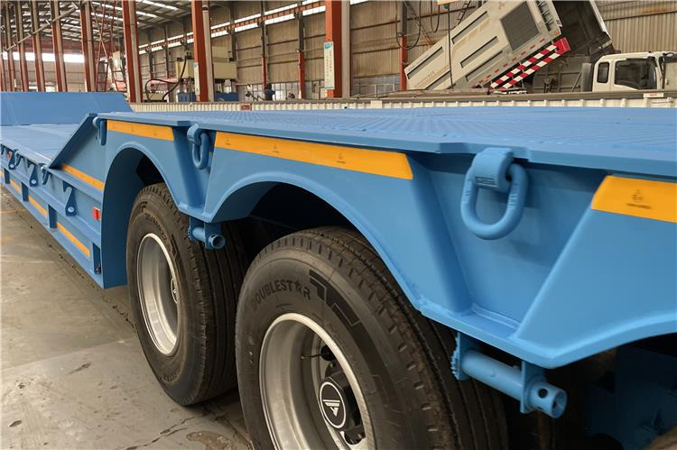 TITAN 4 Axle Folding Gooseneck Trailer for Sale In Zambia - Low loader semi-trailer: picture 5 TITAN 4 Axle Folding Gooseneck Trailer for Sale In Zambia - Low loader semi-trailer: picture 5