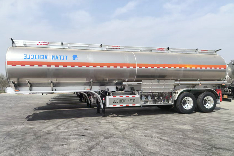 TITAN Aluminum Tanker Trailer for Sale in Malawi - Tanker semi-trailer: picture 3 TITAN Aluminum Tanker Trailer for Sale in Malawi - Tanker semi-trailer: picture 3