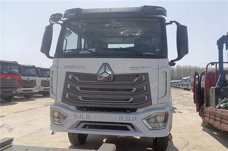 SINOTRUK Hohan NX Truck Price 371 hp 10 Wheeler for Sale In Tanzania - Tractor truck: picture 4 SINOTRUK Hohan NX Truck Price 371 hp 10 Wheeler for Sale In Tanzania - Tractor truck: picture 4