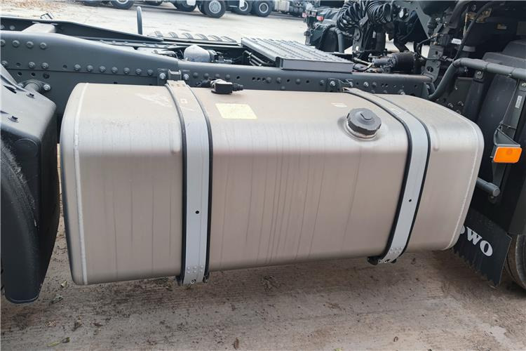 SINOTRUK Howo 380 hp 6x4 Truck Heafd for Sale In Nigeria Lagos - Tractor truck: picture 4 SINOTRUK Howo 380 hp 6x4 Truck Heafd for Sale In Nigeria Lagos - Tractor truck: picture 4