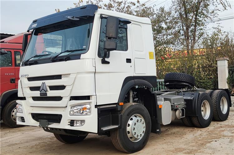 SINOTRUK Howo 380 hp 6x4 Truck Heafd for Sale In Nigeria Lagos - Tractor truck: picture 1 SINOTRUK Howo 380 hp 6x4 Truck Heafd for Sale In Nigeria Lagos - Tractor truck: picture 1
