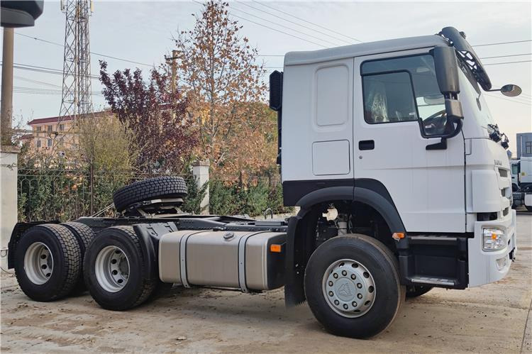 SINOTRUK Howo 380 hp 6x4 Truck Heafd for Sale In Nigeria Lagos - Tractor truck: picture 2 SINOTRUK Howo 380 hp 6x4 Truck Heafd for Sale In Nigeria Lagos - Tractor truck: picture 2