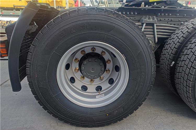 Sinotruk Howo 380hp 6x4 truck tractor for sale in Congo - Tractor truck: picture 4 Sinotruk Howo 380hp 6x4 truck tractor for sale in Congo - Tractor truck: picture 4