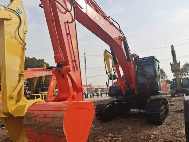 2022 Hitachi ZX350 - Crawler excavator: picture 2 2022 Hitachi ZX350 - Crawler excavator: picture 2