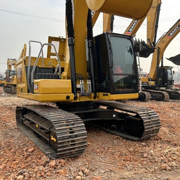 Crawler excavator 2023 Caterpillar 320GC: picture 11