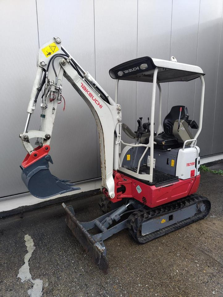 Takeuchi TB 215 R - 1.611 h - Schnellwechsler neu - - Mini excavator: picture 1 Takeuchi TB 215 R - 1.611 h - Schnellwechsler neu - - Mini excavator: picture 1