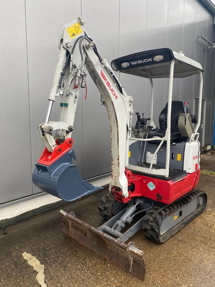 Takeuchi TB 215 R - 1.611 h - Schnellwechsler neu - - Mini excavator: picture 5 Takeuchi TB 215 R - 1.611 h - Schnellwechsler neu - - Mini excavator: picture 5