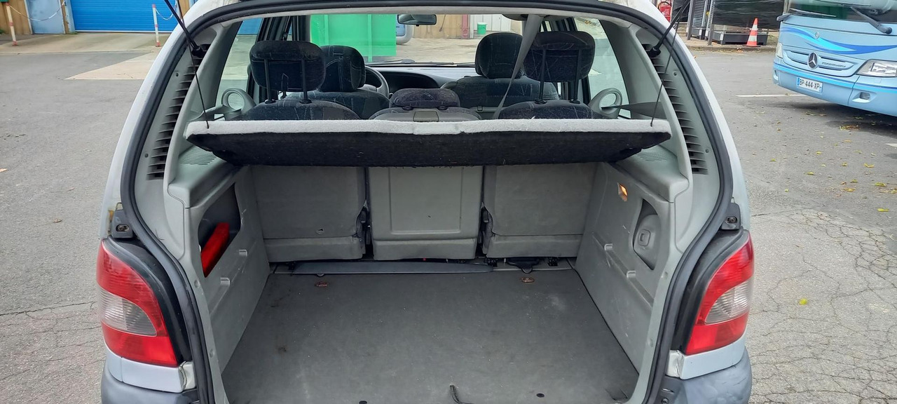 MEGANE ESSENCE (241) - Car: picture 3 MEGANE ESSENCE (241) - Car: picture 3