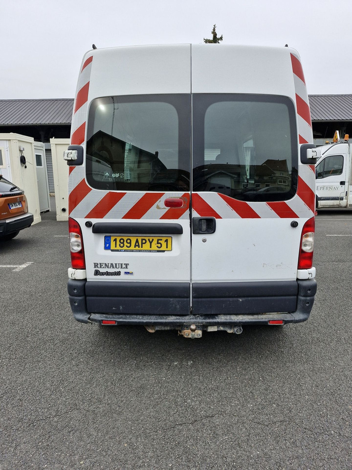Renault Master 189APY51 7 places de 2005. 68 226 Km. Cabine repliable. Entretien régulier. Compte rendus des derniers Contrôle technique en pièces jointe avec Carte grise + historique entretien. - Combi van: picture 2 Renault Master 189APY51 7 places de 2005. 68 226 Km. Cabine repliable. Entretien régulier. Compte rendus des derniers Contrôle technique en pièces jointe avec Carte grise + historique entretien. - Combi van: picture 2