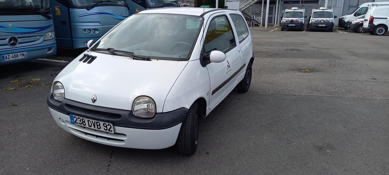 TWINGO ESSENCE (267) - Car: picture 5 TWINGO ESSENCE (267) - Car: picture 5