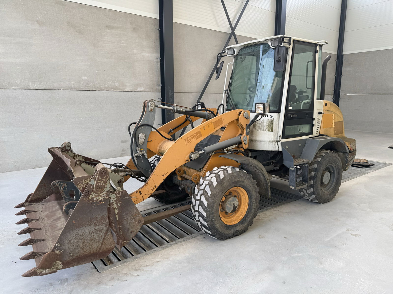 Wheel loader Liebherr L 506: picture 20