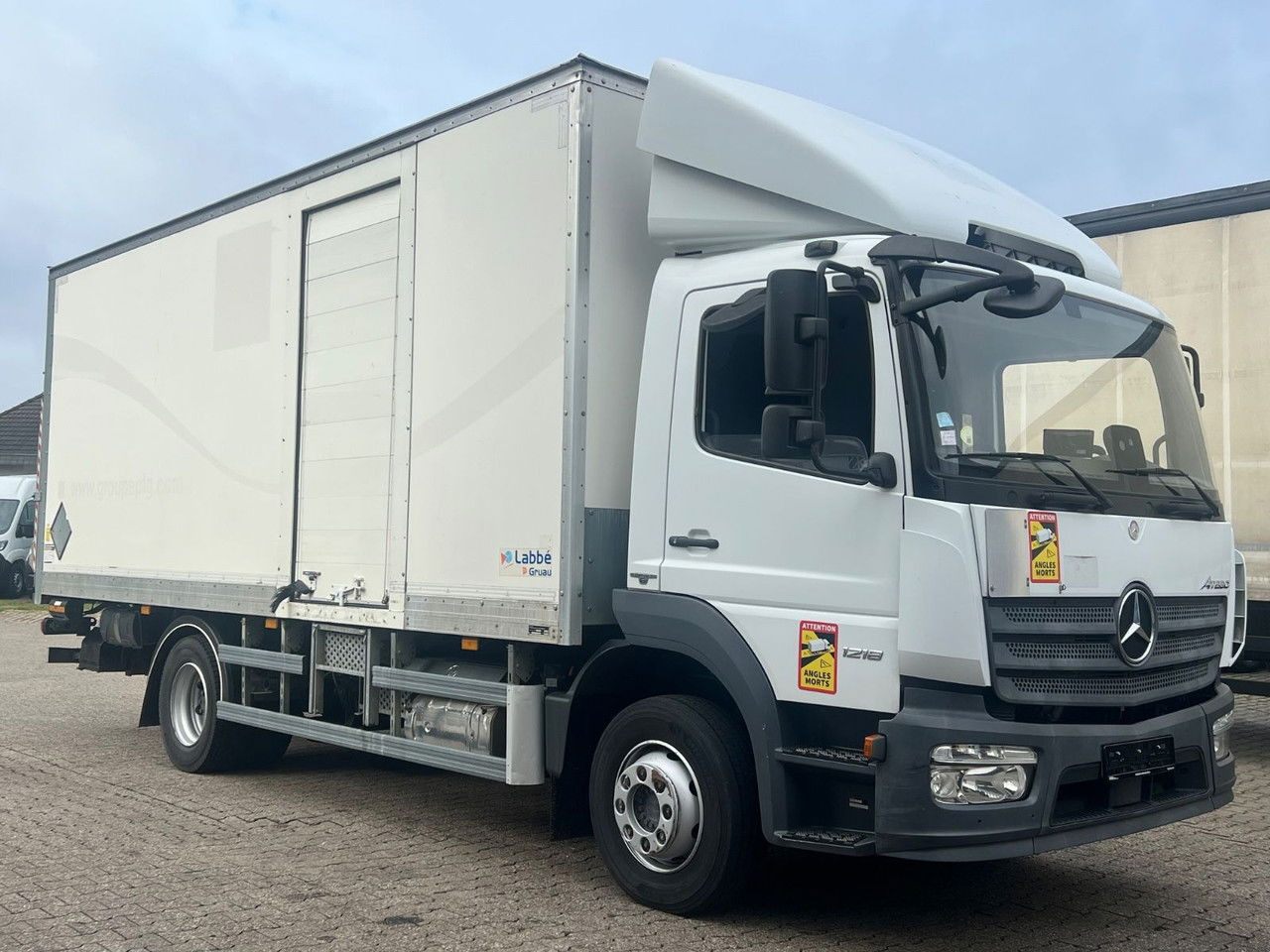 Mercedes-Benz Atego 1218 L Classic-Vermietung möglich-ADR-LBW - Box truck: picture 2 Mercedes-Benz Atego 1218 L Classic-Vermietung möglich-ADR-LBW - Box truck: picture 2