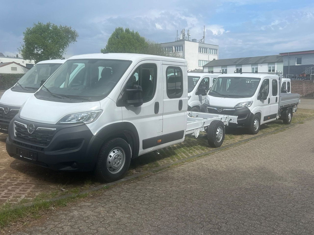 Opel Movano DoKa Kipper-Pritsche- L3H2 3,5t Edition Vermietung möglich - Tipper van, Combi van: picture 3 Opel Movano DoKa Kipper-Pritsche- L3H2 3,5t Edition Vermietung möglich - Tipper van, Combi van: picture 3