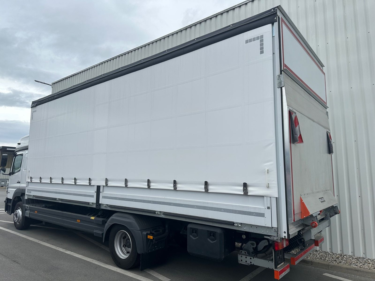 Mercedes-Benz Atego 1524 BigSpace LBW Navi/Kamera Mercedes-Benz Atego 1524 BigSpace LBW Navi/Kamera - Curtain side truck: picture 4 Mercedes-Benz Atego 1524 BigSpace LBW Navi/Kamera Mercedes-Benz Atego 1524 BigSpace LBW Navi/Kamera - Curtain side truck: picture 4
