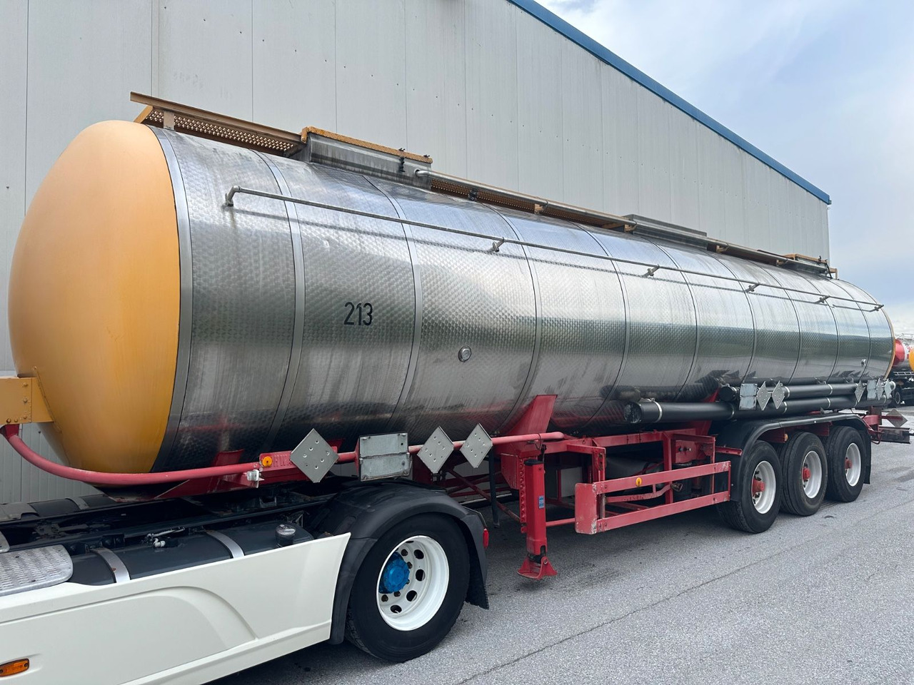 Schwarzmüller Chemi L4BH 42050L Lift BPW - Tanker semi-trailer: picture 1 Schwarzmüller Chemi L4BH 42050L Lift BPW - Tanker semi-trailer: picture 1