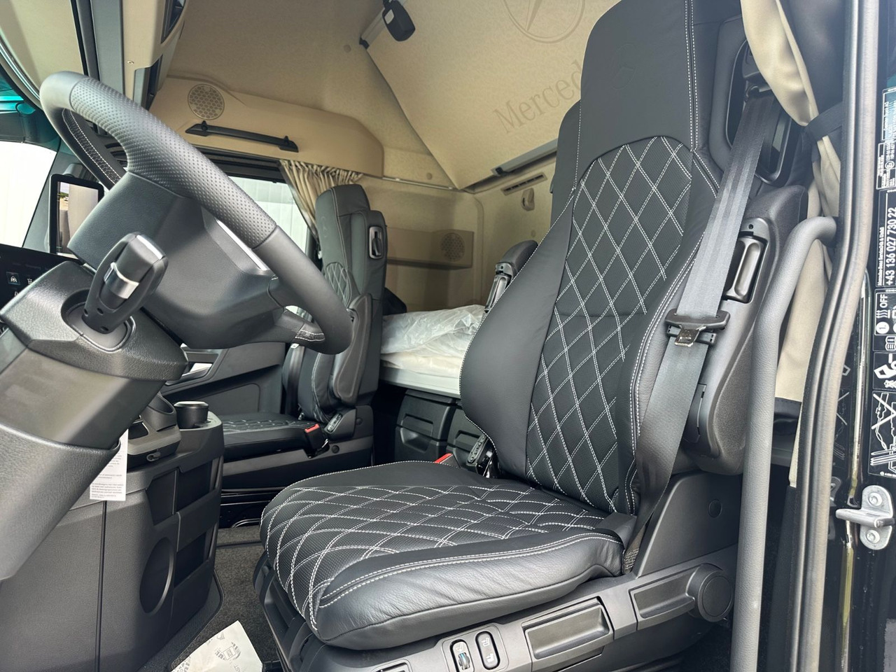 Mercedes-Benz Actros 1863 Final Edition Vollausstattung - Tractor truck: picture 5 Mercedes-Benz Actros 1863 Final Edition Vollausstattung - Tractor truck: picture 5