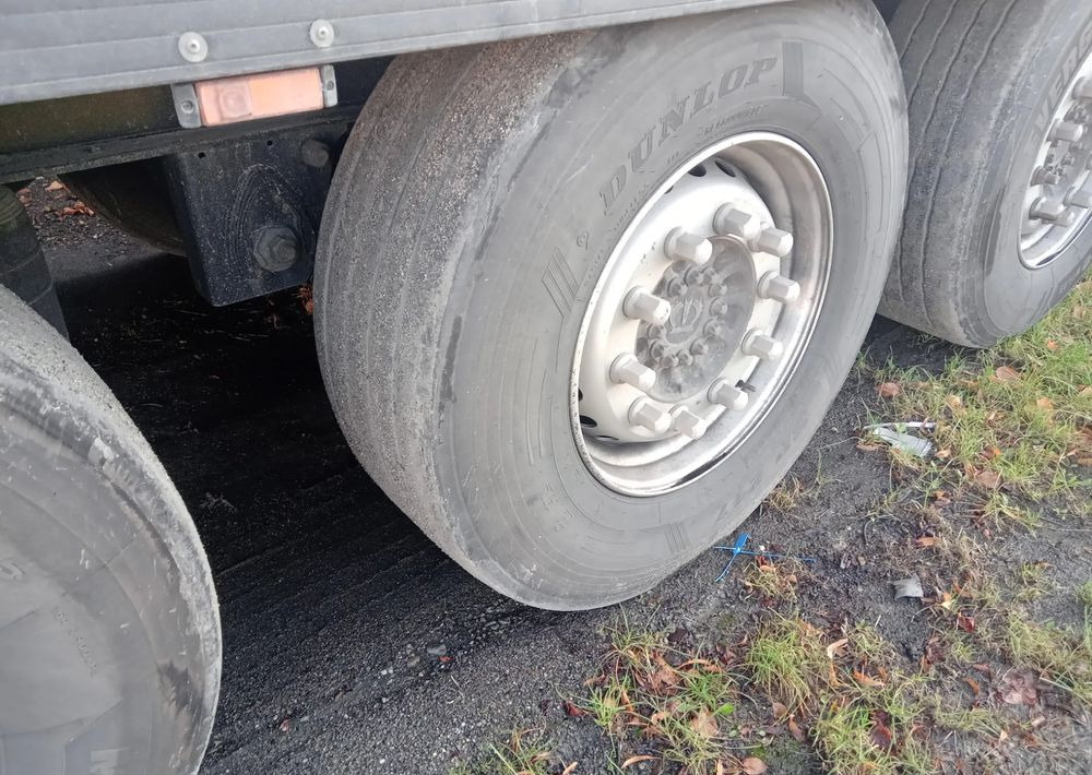 Krone SD - Curtainsider semi-trailer: picture 3 Krone SD - Curtainsider semi-trailer: picture 3