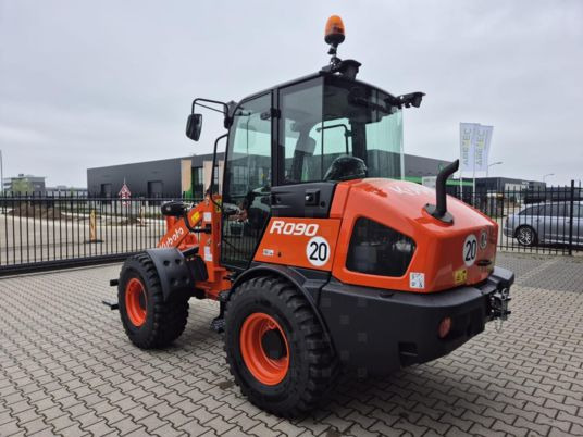 Kubota R090 - Wheel loader: picture 4 Kubota R090 - Wheel loader: picture 4